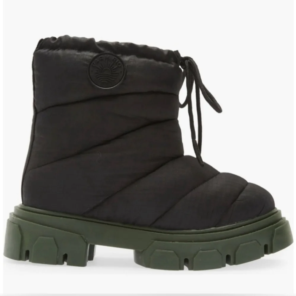 FARM RIO Lug Sole Bootie size 8